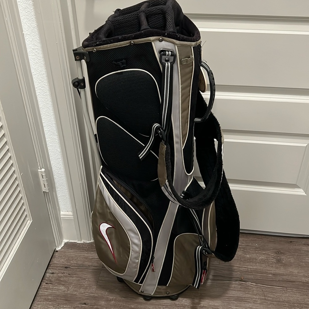 Nike Xtreme Sport Golf Bag with Double Shoulder Strap/Raincover